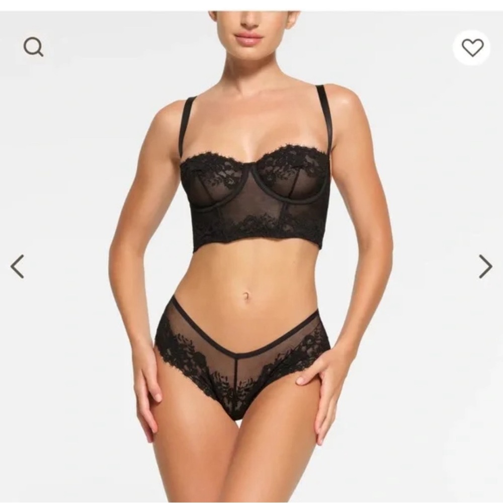 SKIMS LACE UNLINED BALCONETTE CORSET